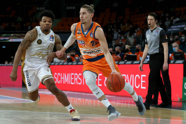 防守专家由 防守专家由